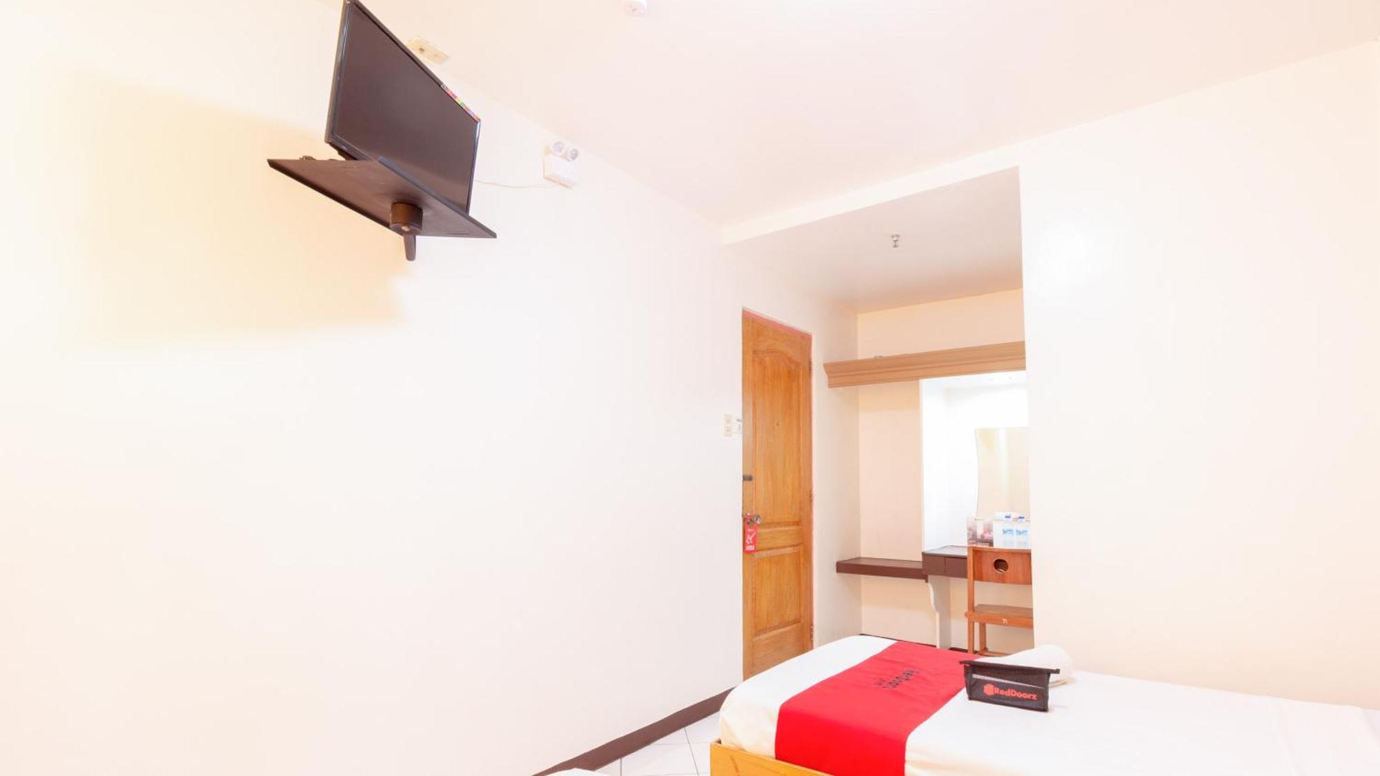 Reddoorz @ Paterno Street Tacloban Hotel Екстериор снимка
