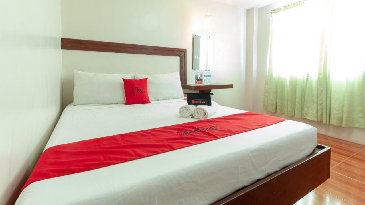 Reddoorz @ Paterno Street Tacloban Hotel Екстериор снимка