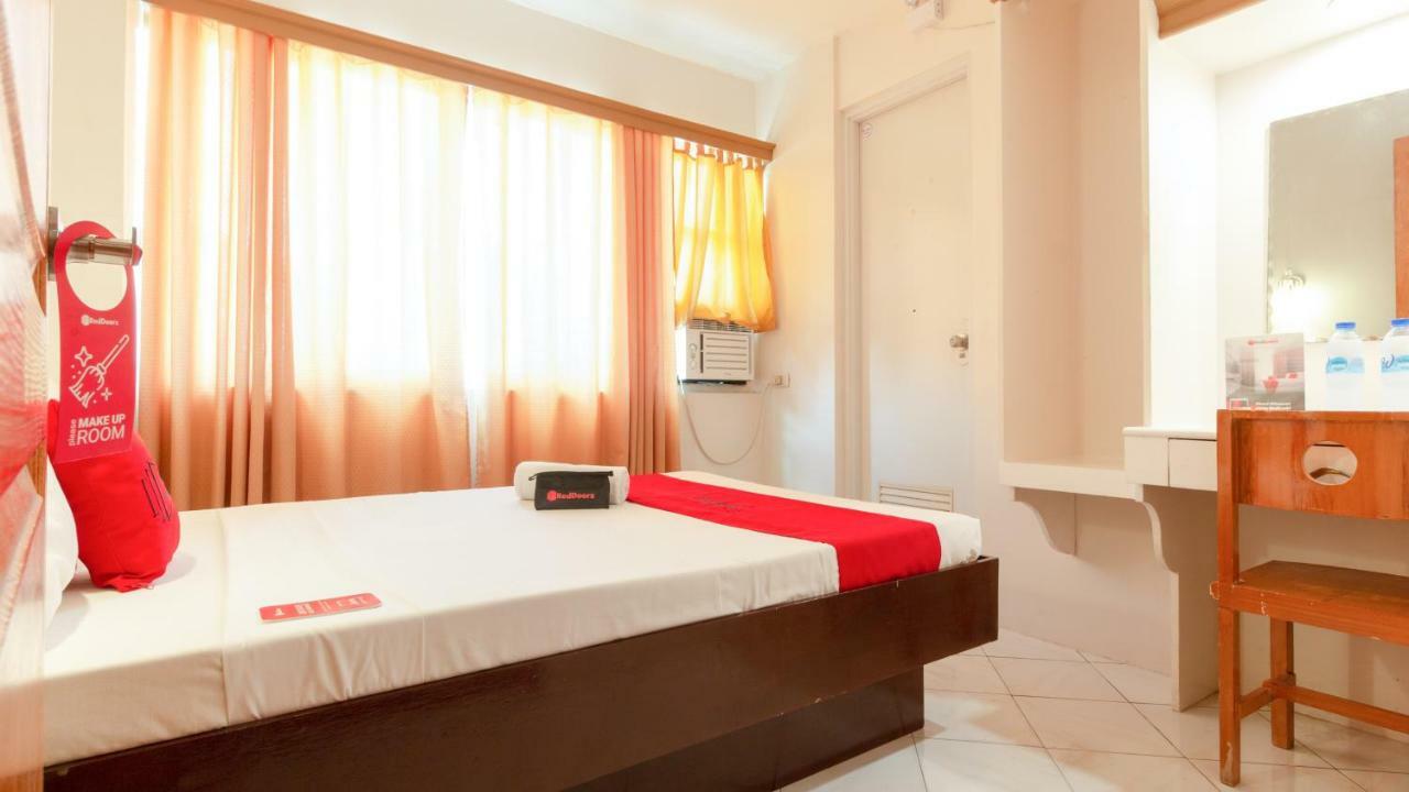 Reddoorz @ Paterno Street Tacloban Hotel Екстериор снимка